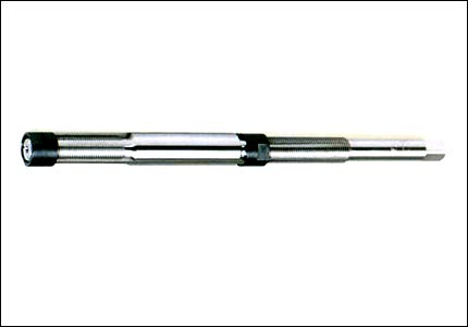 Hand large expansion reamer with long blades