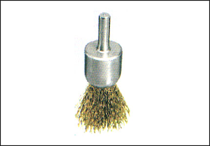 End brush with shaft with undulated brassed wire 